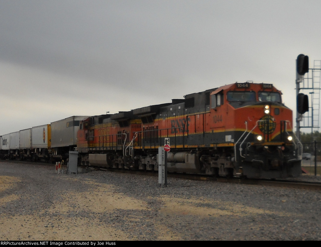 BNSF 1044 West